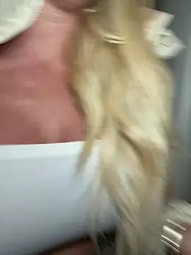 Snapshot of Kate-monroe chatting on February 13, 2025, 6:38 pm Kate-monroe online show from February 13, 2025, 6:38 pm