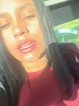 pamela anderson  online show from December 22, 2024, 11:33 am