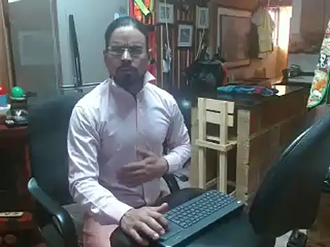 Snapshot of Dr_Pocholate84 chatting on January 14, 2025, 7:11 pm Dr Pocholate84 online show from January 14, 2025, 7:11 pm