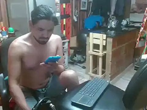 Snapshot of Dr_Pocholate84 chatting on January 16, 2025, 3:34 am Dr Pocholate84 online show from January 16, 2025, 3:34 am