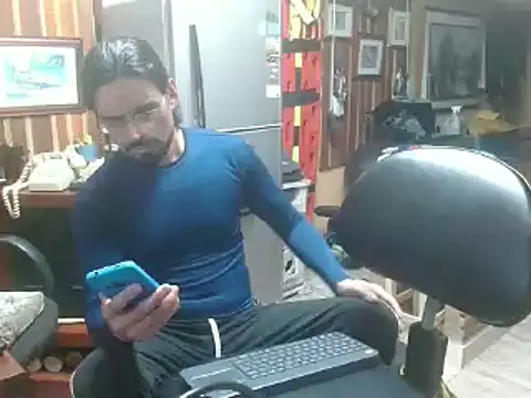 Snapshot of Dr_Pocholate84 chatting on January 20, 2025, 2:11 am Dr Pocholate84 online show from January 20, 2025, 2:11 am