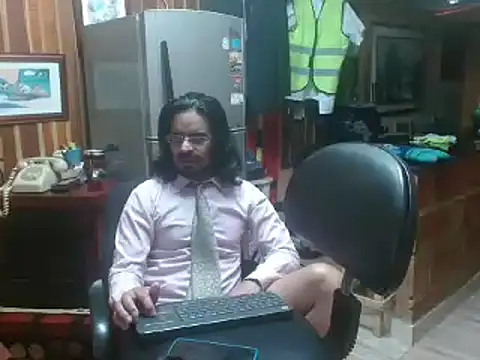 Snapshot of Dr_Pocholate84 chatting on January 22, 2025, 4:44 am Dr Pocholate84 online show from January 22, 2025, 4:44 am