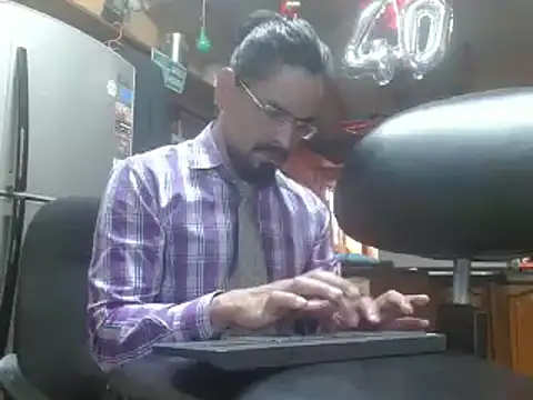 Snapshot of Dr_Pocholate84 chatting on January 22, 2025, 9:10 pm Dr Pocholate84 online show from January 22, 2025, 9:10 pm