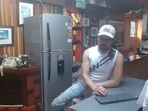 Snapshot of Dr_Pocholate84 chatting on February 1, 2025, 8:37 pm Dr Pocholate84 online show from February 1, 2025, 8:37 pm