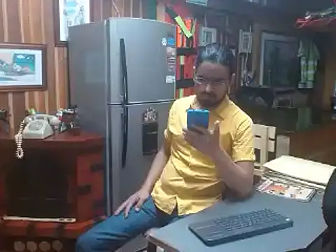 Snapshot of Dr_Pocholate84 chatting on February 9, 2025, 5:19 am Dr Pocholate84 online show from February 9, 2025, 5:19 am