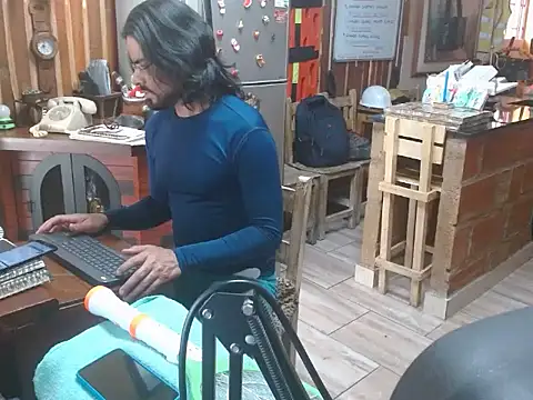 Snapshot of Dr_Pocholate84 chatting on November 12, 2025, 5:35 pm Dr Pocholate84 online show from November 12, 2025, 5:35 pm