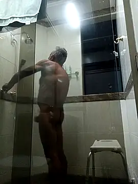 reijulio55 online show from March 17, 2025, 5:12 am