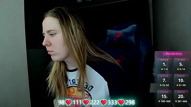 Olivia Munk online show from March 12, 2026, 3:56 am