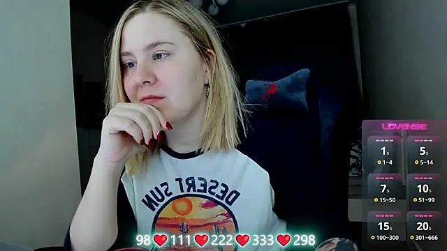 Olivia Munk online show from April 12, 2026, 4:17 am