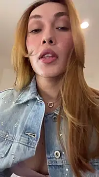 MichelleFerry  online show from November 10, 2025, 2:10 am