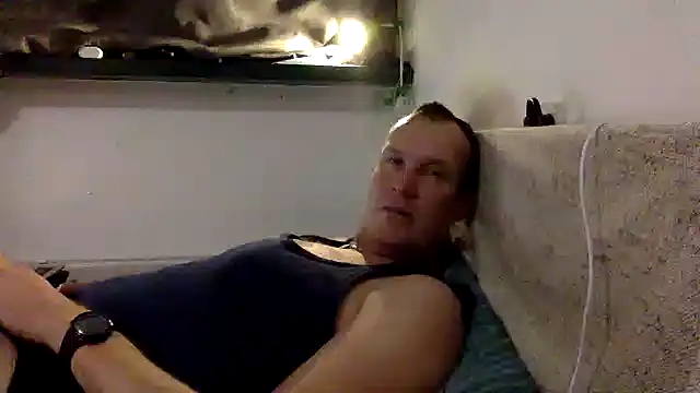 dlvis12 online show from December 2, 2025, 8:15 pm