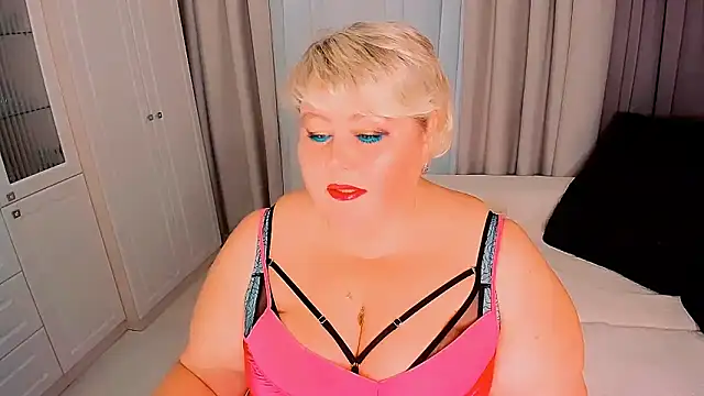 BIGTITSBBW online show from September 18, 2025, 7:38 pm