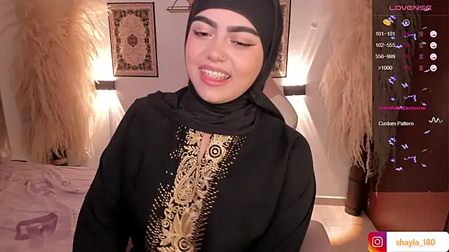 Snapshot of shayla_18 chatting on December 3, 2024, 8:17 pm shayla 18 online show from December 3, 2024, 8:17 pm