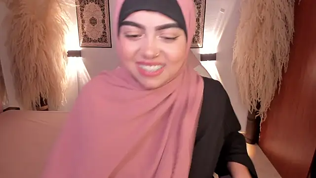 Snapshot of shayla_18 chatting on December 17, 2024, 9:49 pm shayla 18 online show from December 17, 2024, 9:49 pm