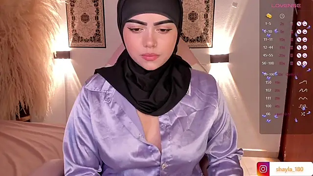 Snapshot of shayla_18 chatting on February 6, 2025, 2:22 am shayla 18 online show from February 6, 2025, 2:22 am