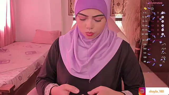 Snapshot of shayla_18 chatting on February 27, 2025, 8:42 pm shayla 18 online show from February 27, 2025, 8:42 pm