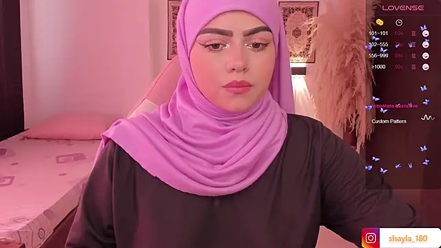 Snapshot of shayla_18 chatting on March 3, 2025, 8:54 pm shayla 18 online show from March 3, 2025, 8:54 pm