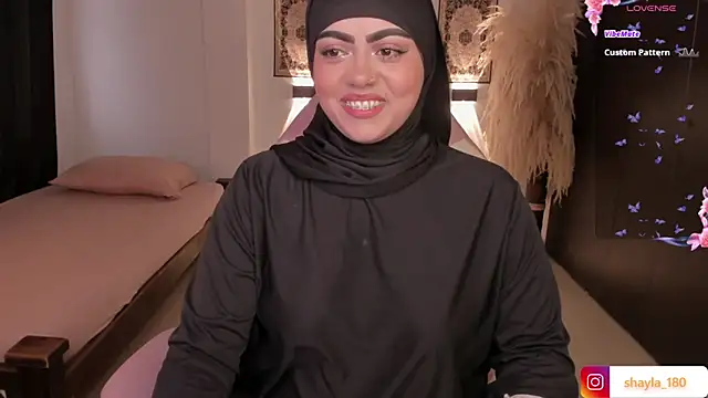 Snapshot of shayla_18 chatting on March 6, 2025, 8:27 pm shayla 18 online show from March 6, 2025, 8:27 pm