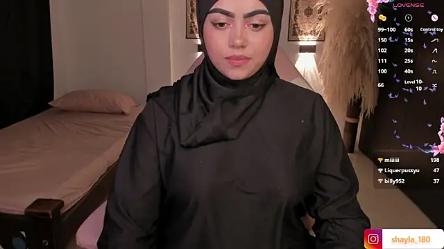 Snapshot of shayla_18 chatting on March 8, 2025, 12:33 am shayla 18 online show from March 8, 2025, 12:33 am