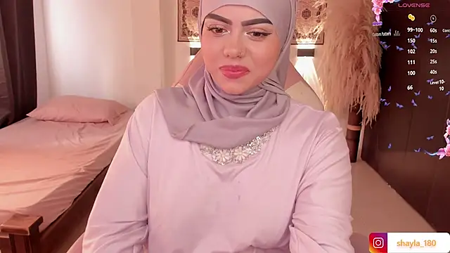 Snapshot of shayla_18 chatting on March 10, 2025, 8:45 pm shayla 18 online show from March 10, 2025, 8:45 pm