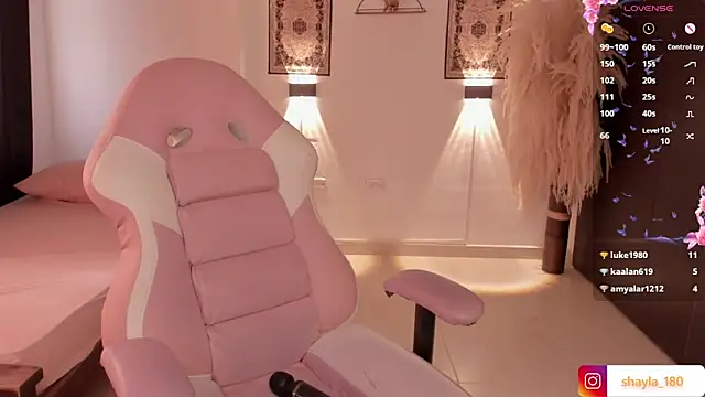 Snapshot of shayla_18 chatting on March 14, 2025, 8:49 pm shayla 18 online show from March 14, 2025, 8:49 pm