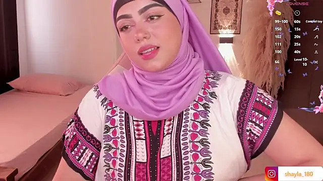 Snapshot of shayla_18 chatting on March 19, 2025, 8:22 pm shayla 18 online show from March 19, 2025, 8:22 pm