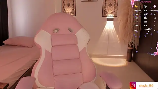 Snapshot of shayla_18 chatting on March 21, 2025, 9:12 pm shayla 18 online show from March 21, 2025, 9:12 pm