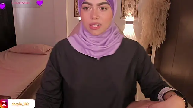 Snapshot of shayla_18 chatting on November 12, 2025, 6:41 pm shayla 18 online show from November 12, 2025, 6:41 pm