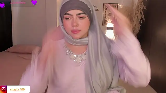 Snapshot of shayla_18 chatting on November 18, 2025, 8:13 pm shayla 18 online show from November 18, 2025, 8:13 pm