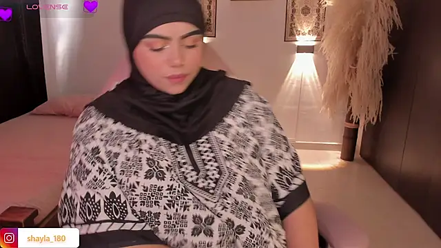 Snapshot of shayla_18 chatting on November 22, 2025, 7:24 pm shayla 18 online show from November 22, 2025, 7:24 pm