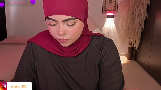 Snapshot of shayla_18 chatting on December 5, 2025, 8:49 pm shayla 18 online show from December 5, 2025, 8:49 pm