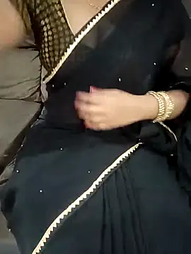 Mounika25 online show from November 13, 2025, 7:18 am