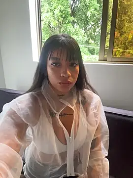 HannahW  online show from February 1, 2026, 2:15 pm