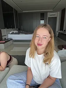 Nura n Sarah online show from October 9, 2025, 4:10 am