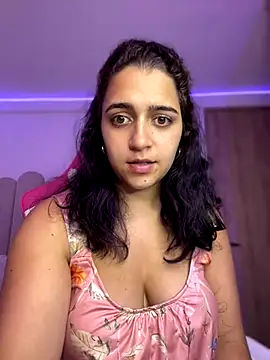 Alicia Ruiz online show from January 7, 2026, 5:37 pm