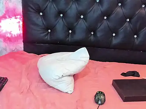 TATIANA LOPEZ19 online show from January 21, 2025, 8:08 am