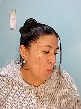 Snapshot of nammy__dirtyhott chatting on October 20, 2025, 4:29 pm nammy dirtyhott online show from October 20, 2025, 4:29 pm