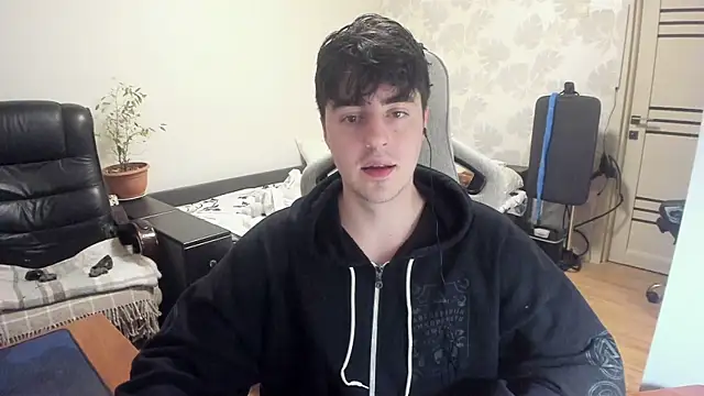 Snapshot of Knuckles17 chatting on December 15, 2025, 12:15 am Knuckles17 online show from December 15, 2025, 12:15 am