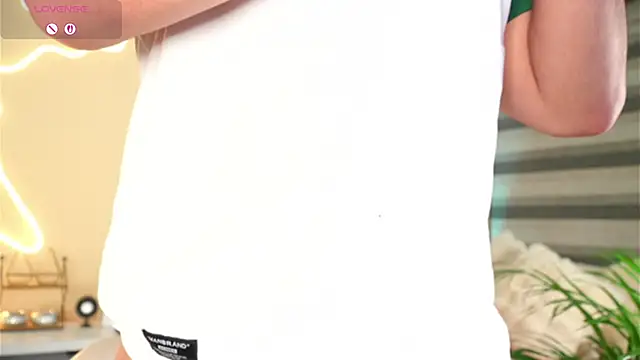 Snapshot of MatiasKorn chatting on November 6, 2025, 5:52 am MatiasKorn online show from November 6, 2025, 5:52 am