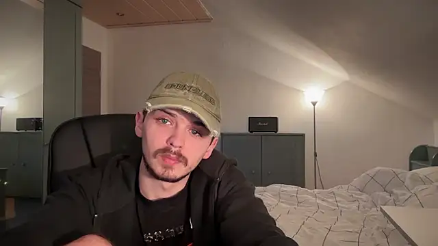 naked psy online show from January 18, 2025, 9:13 am