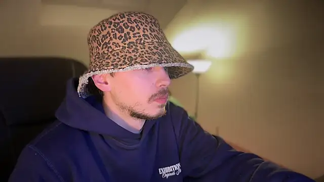 naked psy online show from March 12, 2025, 3:46 am