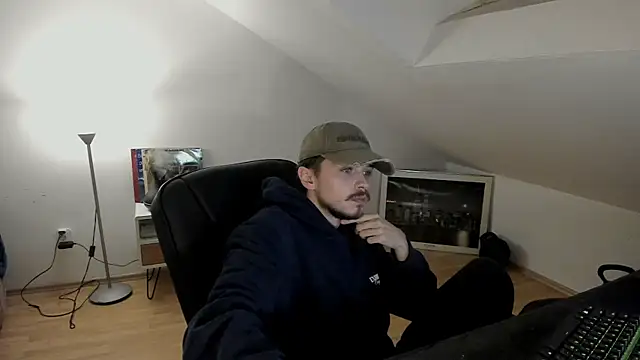 naked psy online show from October 25, 2025, 11:10 pm