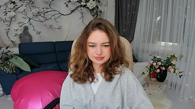 MiracleCurly online show from February 23, 2026, 10:12 am