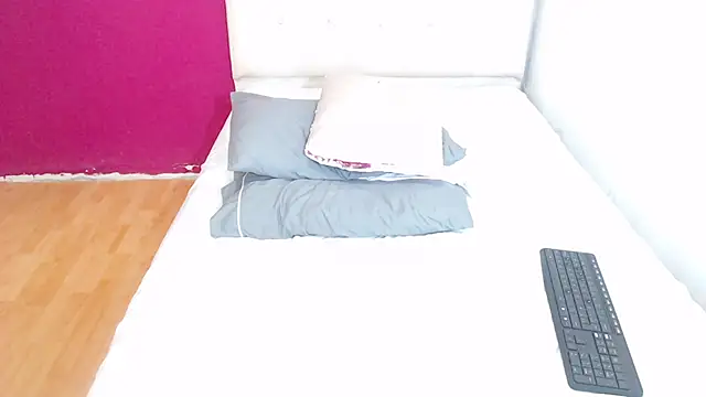 cock whisperer69  online show from December 7, 2024, 1:14 am