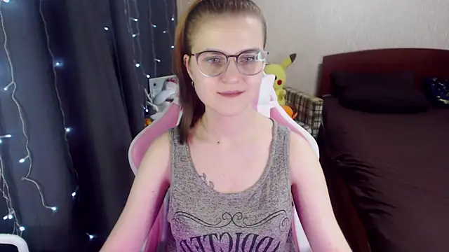 MissBrightShine online show from February 2, 2025, 3:39 pm