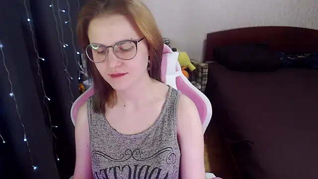 MissBrightShine online show from February 4, 2025, 11:27 am