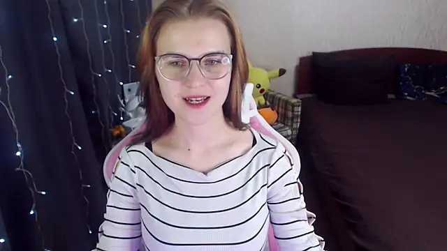 MissBrightShine online show from February 8, 2025, 4:04 pm