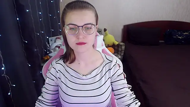 MissBrightShine online show from February 11, 2025, 9:53 am