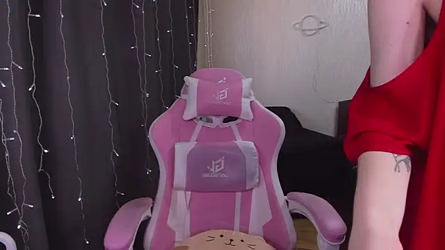 MissBrightShine online show from March 7, 2025, 12:23 pm