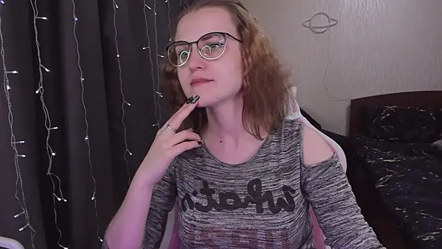 MissBrightShine online show from March 12, 2025, 9:23 am